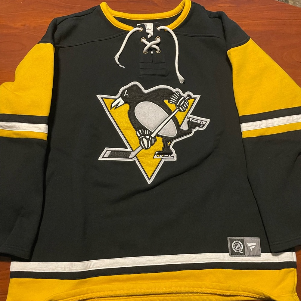 Used Pittsburgh Pens Sweatshirt. SZ: 2XL